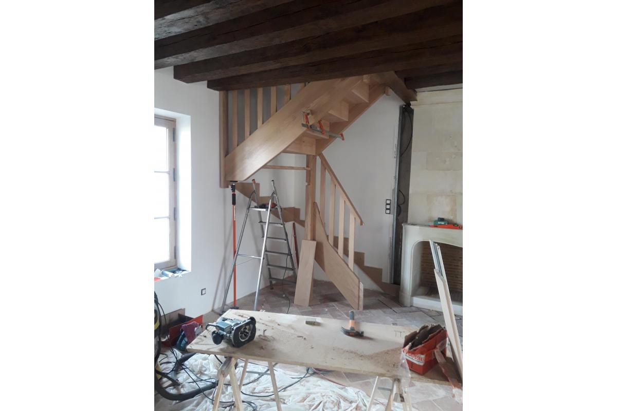 Escalier en Hévéa en cour d'installation